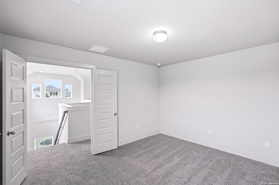 Spacious, unfurnished interior of a new home in Stillwater Ranch, San Antonio (Image 38).