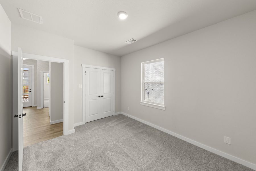 Spacious, unfurnished interior of a new home in Willow Grove, Melissa (Image 16).