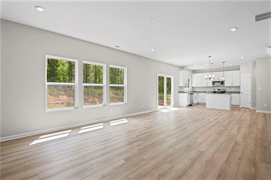 Spacious, unfurnished interior of a new home in Sage Woods, Dallas (Image 21).