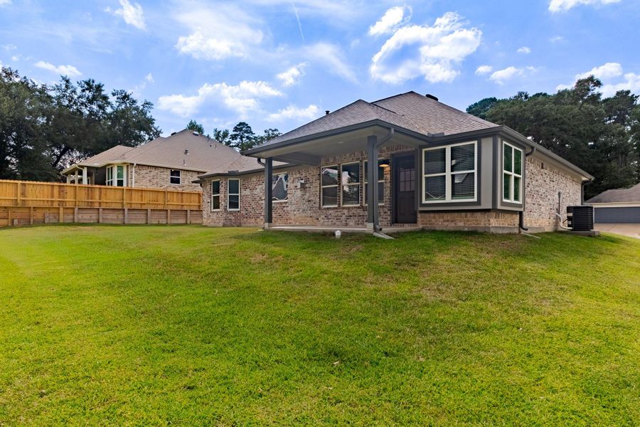 Exterior details and patio area of a home in , Huntsville (Image 3).