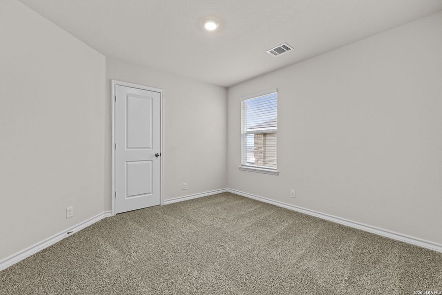 Spacious, unfurnished interior of a new home in Redbird Ranch, San Antonio (Image 19).