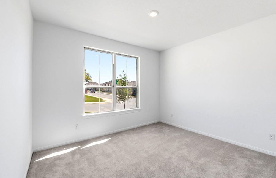 Spacious, unfurnished interior of a new home in Crescent Bluff, Georgetown (Image 23).