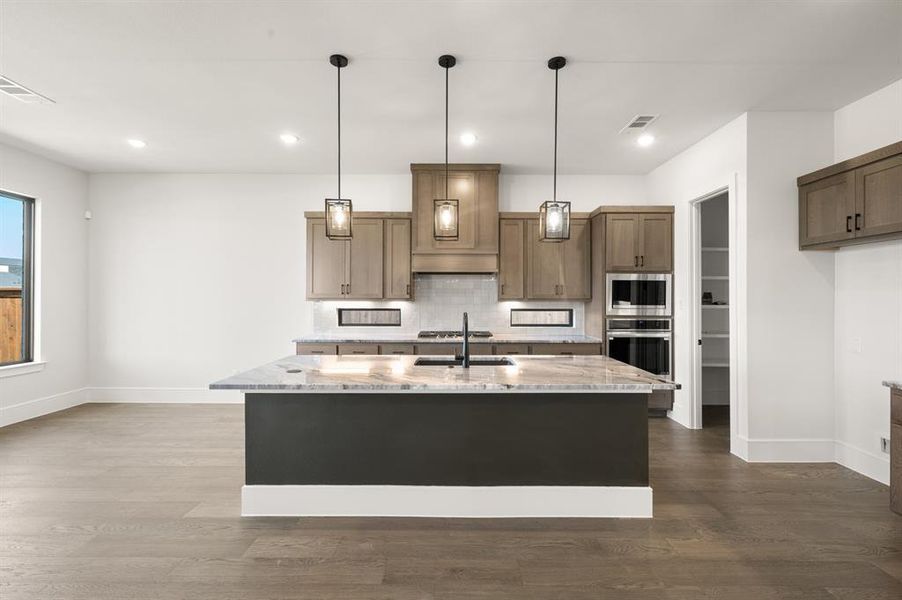 343 Fireblade- Kitchen-1