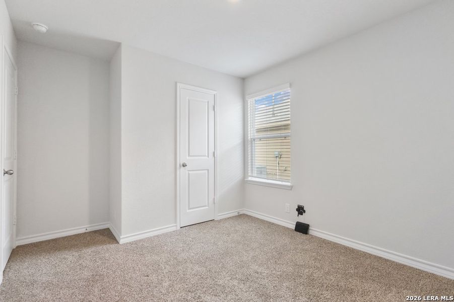 Spacious, unfurnished interior of a new home in Brookstone Creek, San Antonio (Image 18).