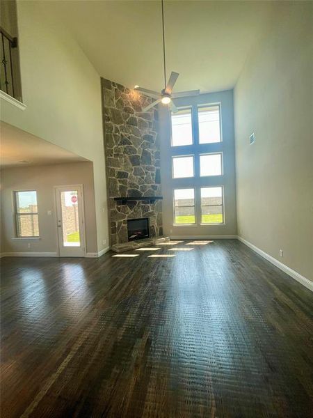 Spacious, unfurnished interior of a new home in Mercer Meadows, Royse City (Image 9). Spacious, unfurnished interior of a new home in Mercer Meadows, Royse City (Image 9).