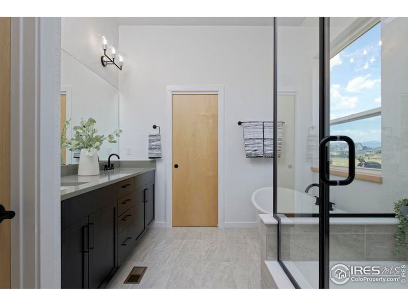 5 piece luxury primary bathroom