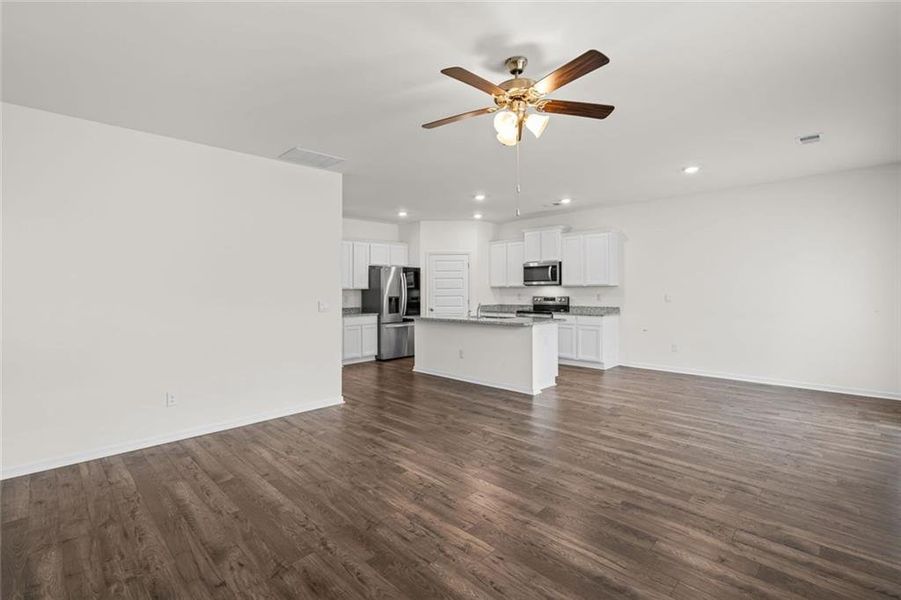 Spacious, unfurnished interior of a new home in Twin Lakes, Hoschton (Image 22).