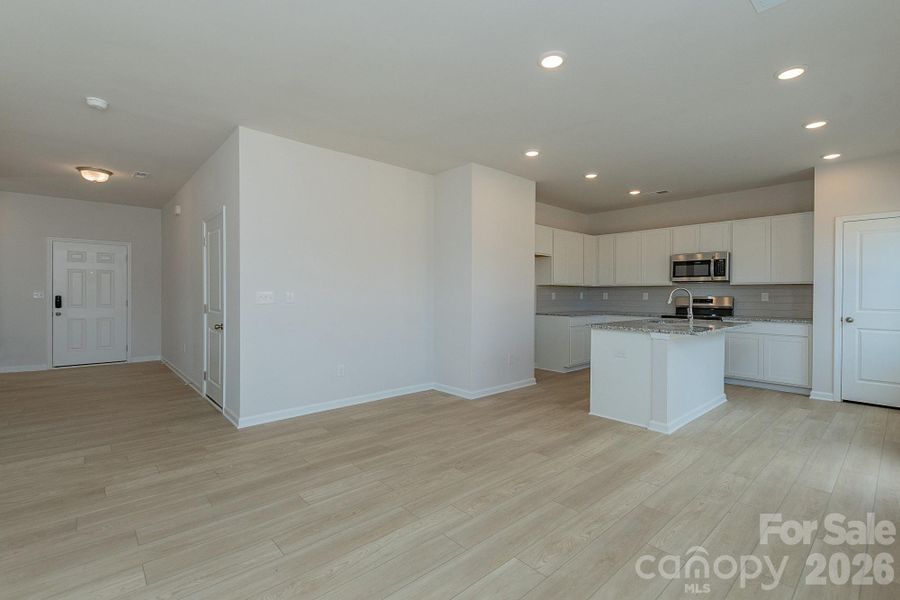 Spacious, unfurnished interior of a new home in Cedar Meadows, Monroe (Image 33).