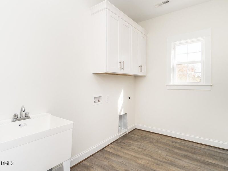 25 1191_PerkinsonRd Laundry_MLS 25 1191_PerkinsonRd Laundry_MLS