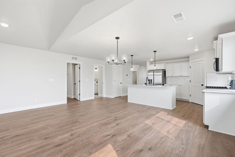 Representative unfurnished interior of a home built from the Laurel by MonteVista Homes in IronHorse, Prineville (Image 19).