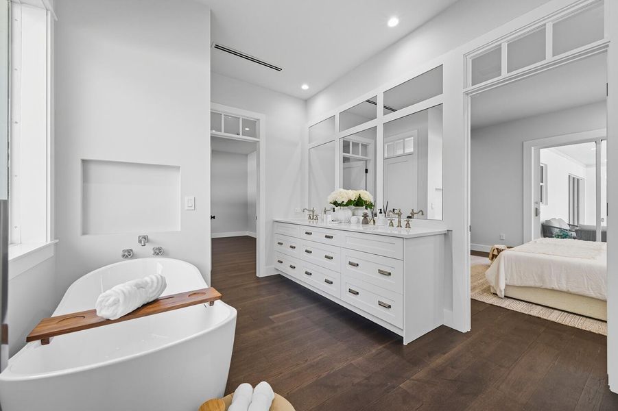 Furnished interior view inside a new home in , Palm Beach Gardens (Image 10).