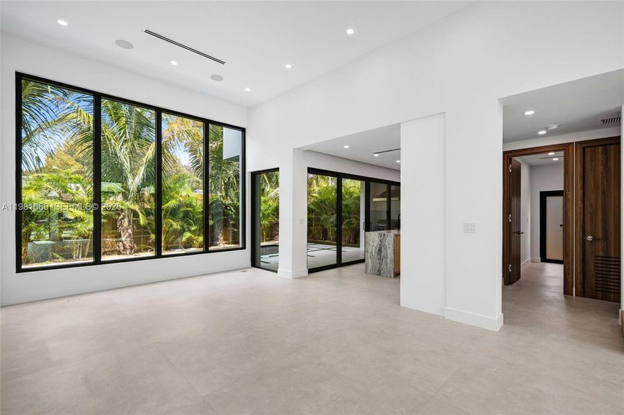 Spacious, unfurnished interior of a new home in , Miami (Image 19).