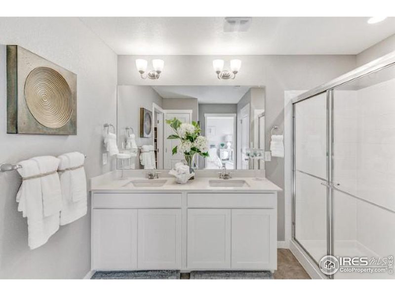 Furnished interior view inside a new home in Vantage, Berthoud (Image 11).