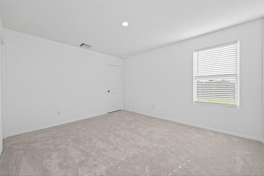 Spacious, unfurnished interior of a new home in , Houston (Image 24).