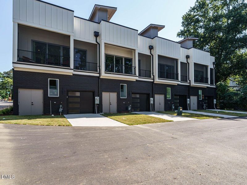 034-1280x960-rear-view