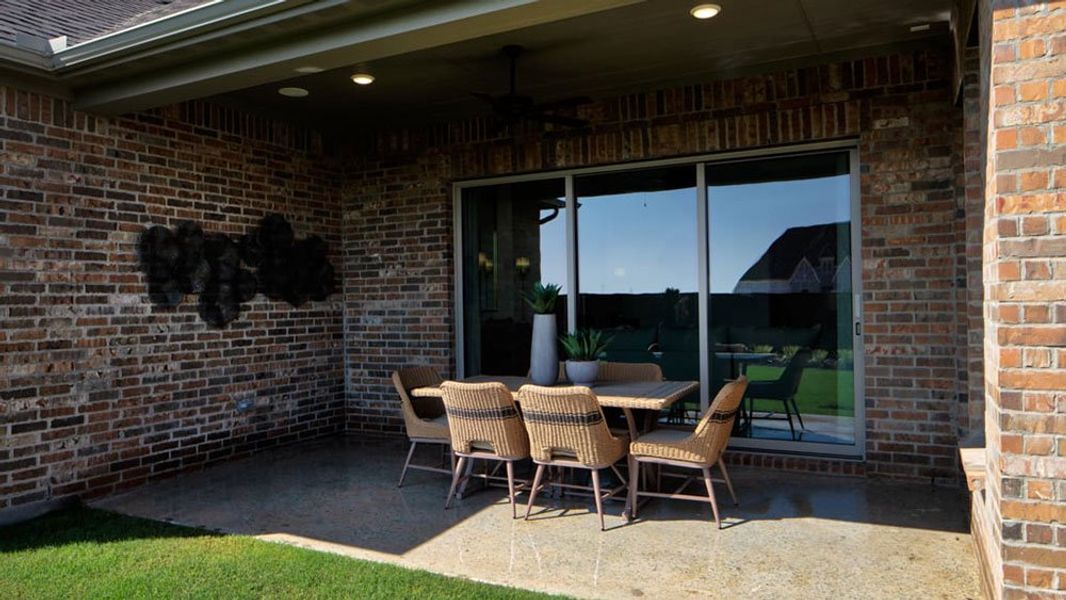 Representative furnished interior of a home built from the Topaz by Taylor Morrison in Northlake Estates 65s, Little Elm (Image 40).