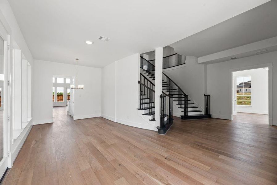 Spacious, unfurnished interior of a new home in Silverleaf Estates in Frisco, Frisco (Image 39).