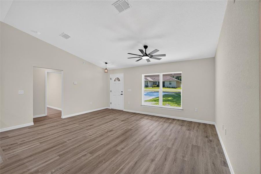 Spacious, unfurnished interior of a new home in , Ocklawaha (Image 18).