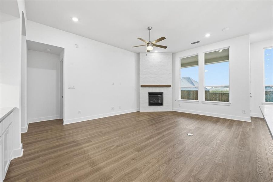 Spacious, unfurnished interior of a new home in Wildflower Ranch, Fort Worth (Image 12).