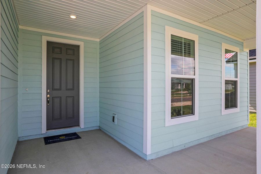 Exterior details and patio area of a home in Jennings Farm, Middleburg (Image 24).