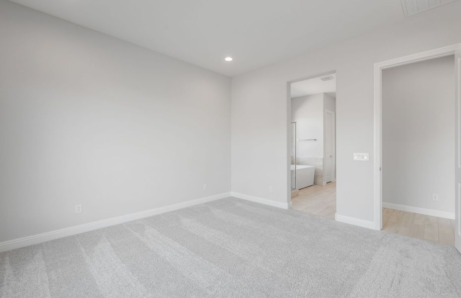 Spacious, unfurnished interior of a new home in Artisan at Asante, Surprise (Image 25).