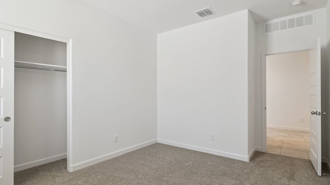 Spacious, unfurnished interior of a new home in Carlton Commons, Casa Grande (Image 26).