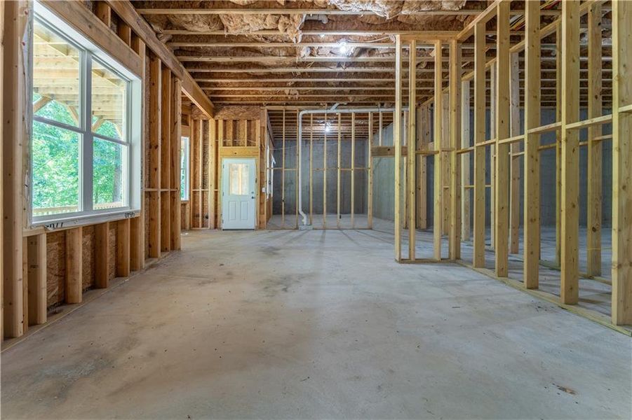 Spacious, unfurnished interior of a new home in , Suwanee (Image 35).