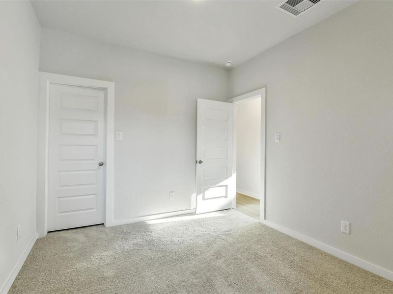 Spacious, unfurnished interior of a new home in Liberty Estates, Cleveland (Image 31).