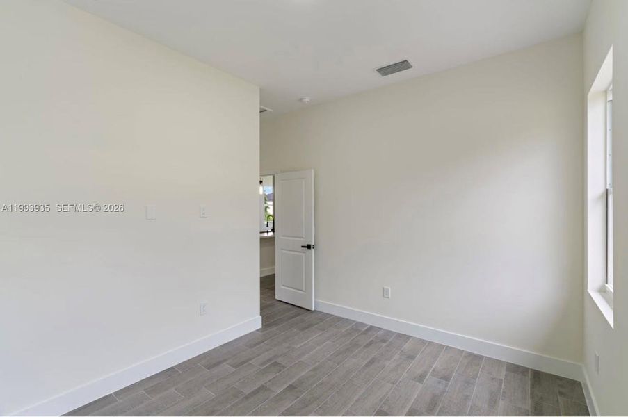 Spacious, unfurnished interior of a new home in , Lehigh Acres (Image 41).