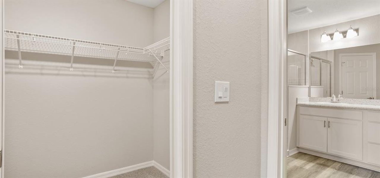 Spacious, unfurnished interior of a new home in Stonebridge North, Zephyrhills (Image 21).