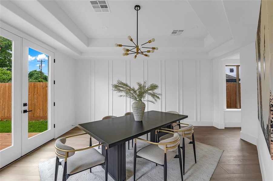 Notice the decorative ceiling & wall detail Notice the decorative ceiling & wall detail