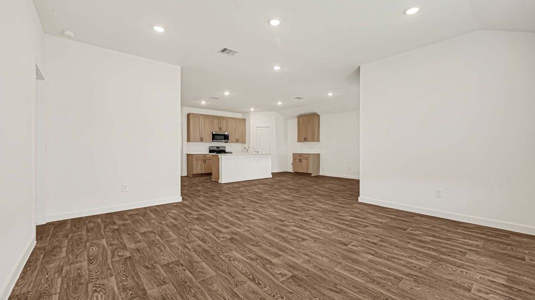 Representative unfurnished interior of a home built from the Cali by D.R. Horton in Holly Ridge, Rosenberg (Image 21).