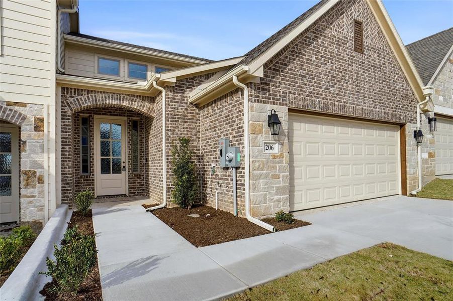 Exterior details and patio area of a home in , Weatherford (Image 3).