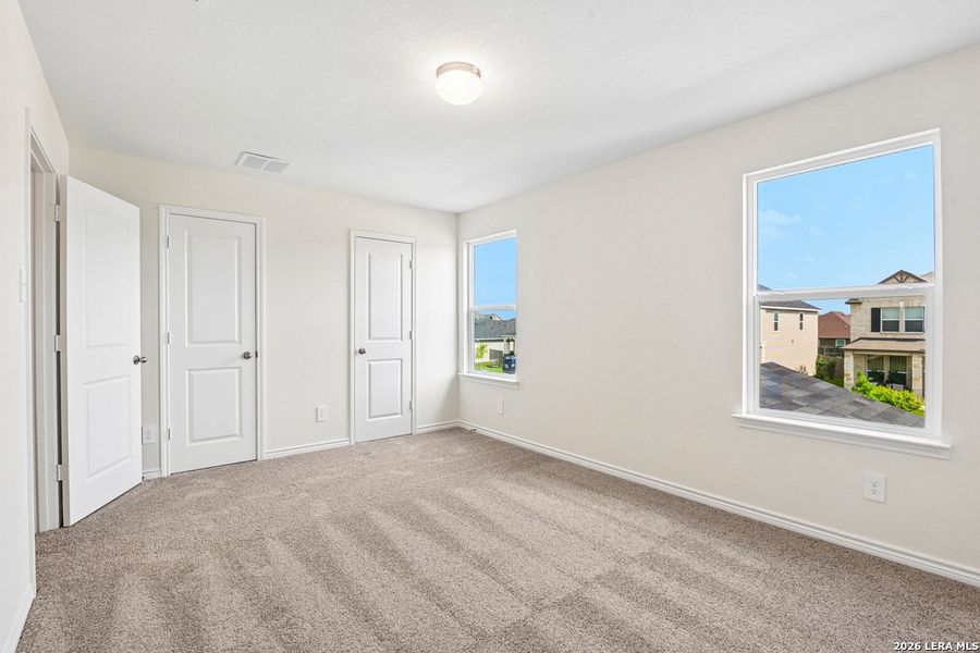 Spacious, unfurnished interior of a new home in Woodside Farms, Seguin (Image 29).