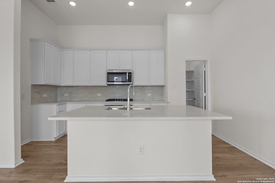Furnished interior view inside a new home in Sunflower Ridge, New Braunfels (Image 6). Furnished interior view inside a new home in Sunflower Ridge, New Braunfels (Image 6).