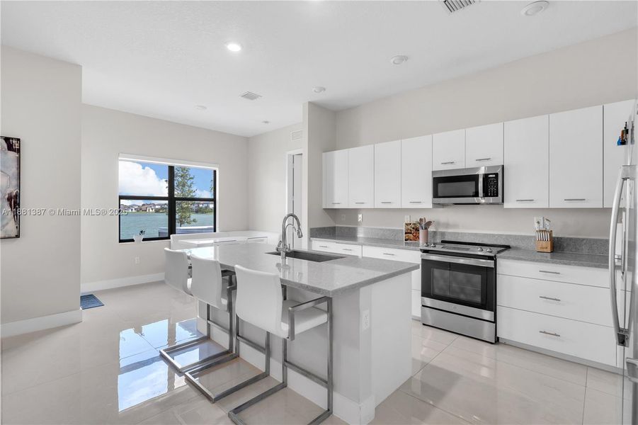 Furnished interior view inside a new home in , Miramar (Image 9).