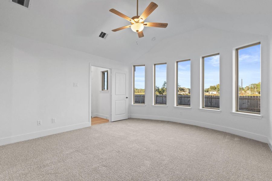 Spacious, unfurnished interior of a new home in Coastal Point, League City (Image 18).