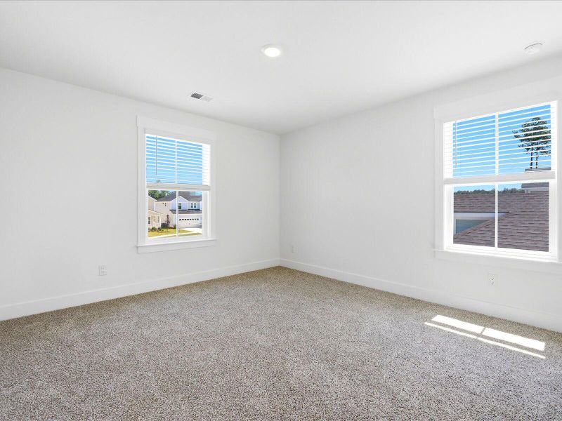 Spacious, unfurnished interior of a new home in , Summerville (Image 15).