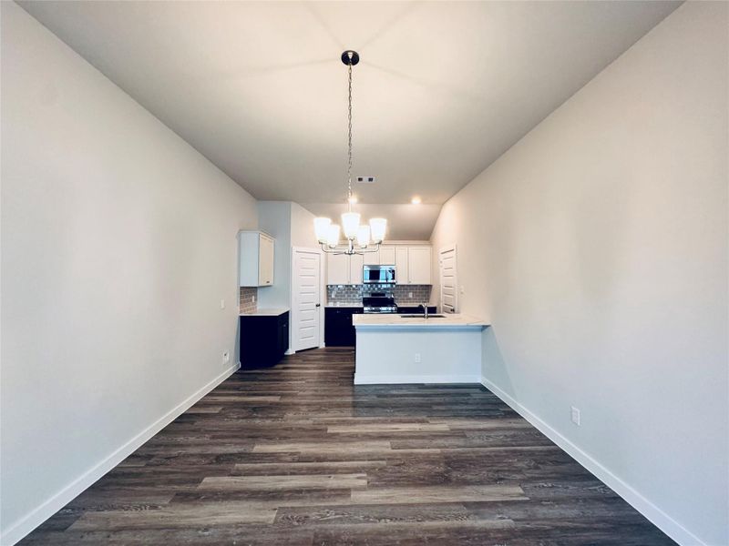 Spacious, unfurnished interior of a new home in , Cleveland (Image 9).