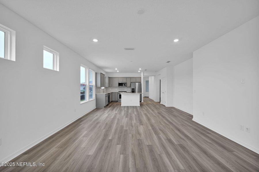 Spacious, unfurnished interior of a new home in Del Webb Wildlight, Yulee (Image 18).