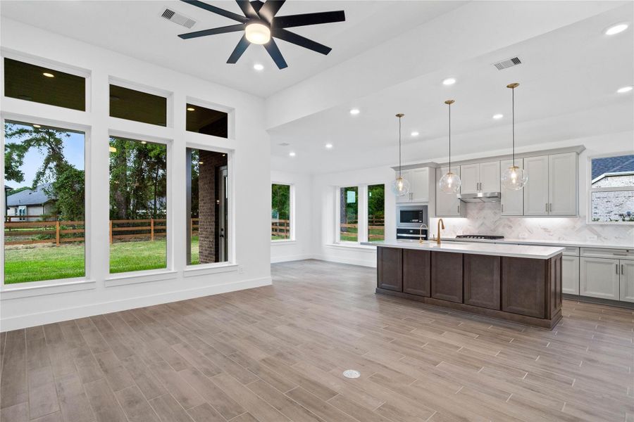 Spacious, unfurnished interior of a new home in Timber Hollow, Magnolia (Image 23).
