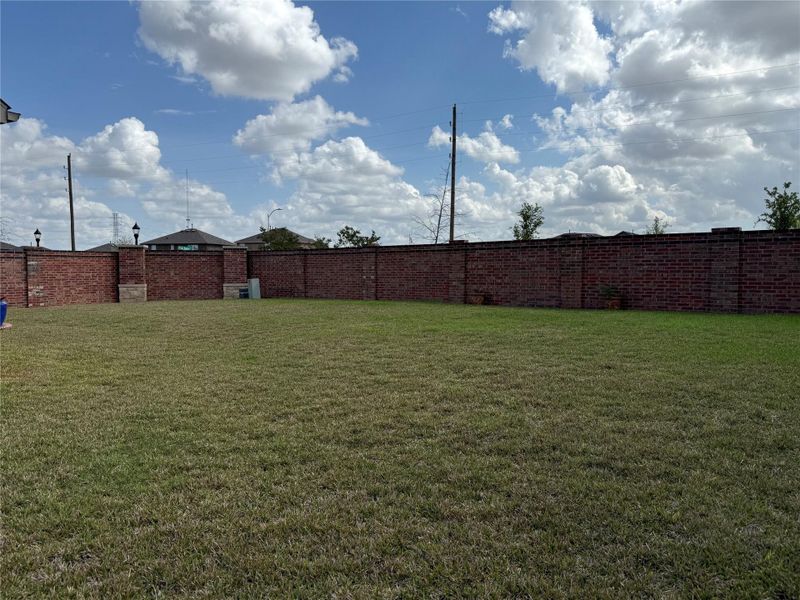 Exterior details and patio area of a home in , Katy (Image 27).