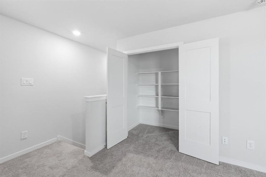 Spacious, unfurnished interior of a new home in Paloma at Sanford Farms, Waller (Image 20). Spacious, unfurnished interior of a new home in Paloma at Sanford Farms, Waller (Image 20).