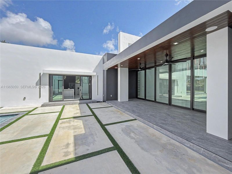 Exterior details and patio area of a home in , Miami (Image 39).