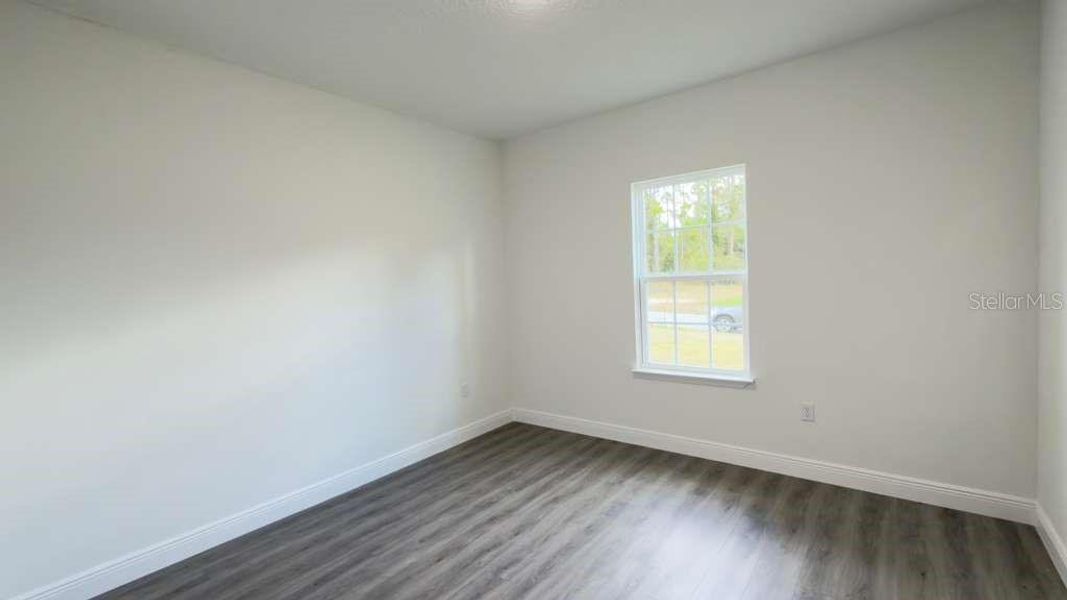 Spacious, unfurnished interior of a new home in , Citrus Springs (Image 12).