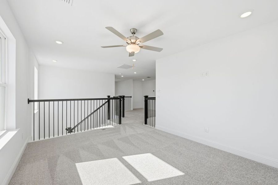 Spacious, unfurnished interior of a new home in Highland Lakes, McKinney (Image 27).