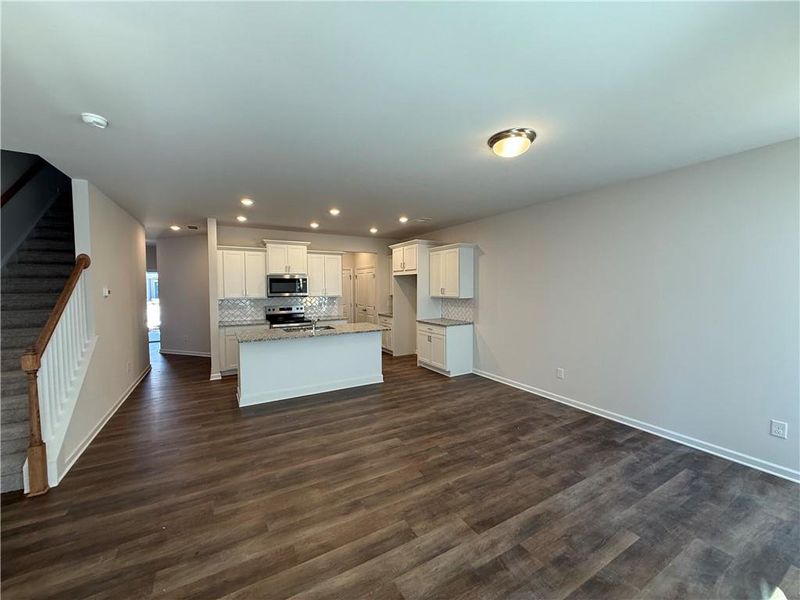 Spacious, unfurnished interior of a new home in Longview Run, Decatur (Image 11).