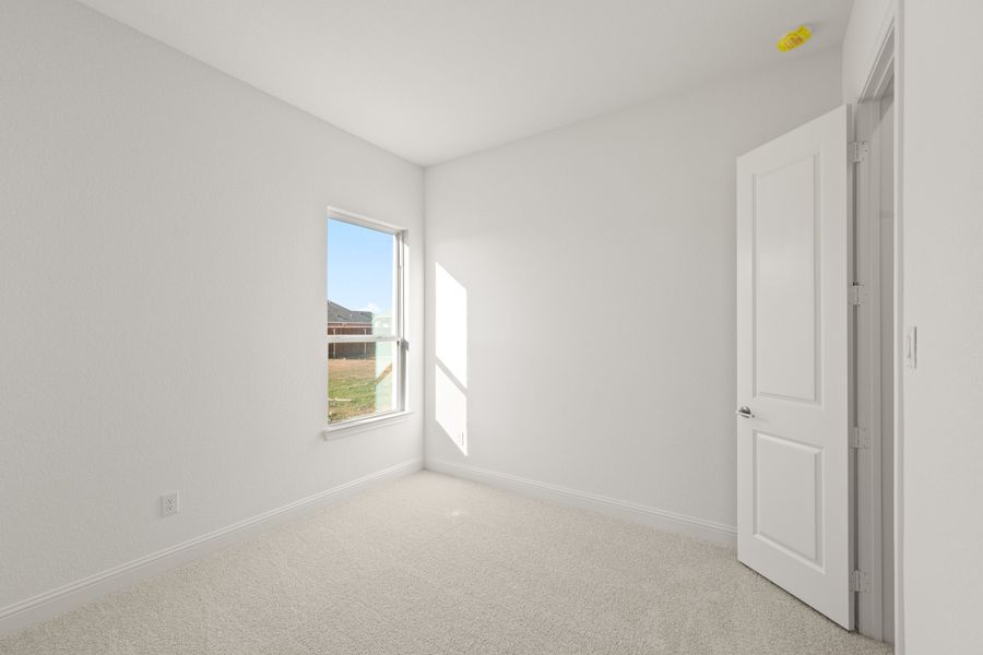 Spacious, unfurnished interior of a new home in Timberbrook, Justin (Image 27).