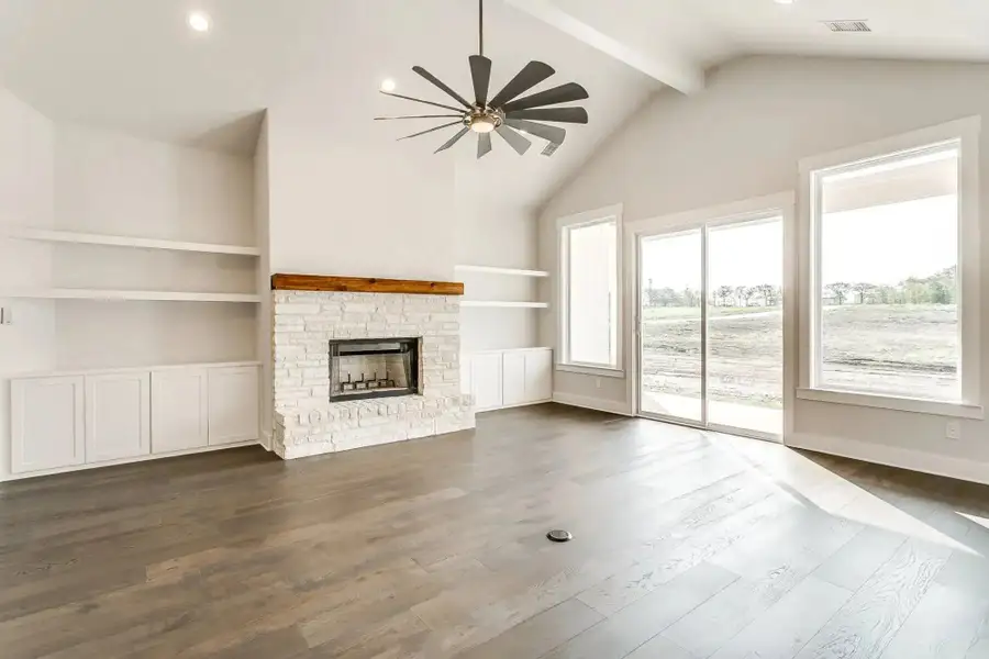 Representative unfurnished interior of a home built from the The Rhett by Elmwood Custom Homes in Byrum Ranch, Maypearl (Image 39).
