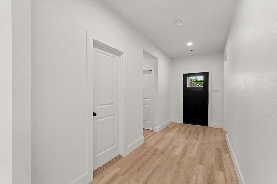 Spacious, unfurnished interior of a new home in , Greenville (Image 23).